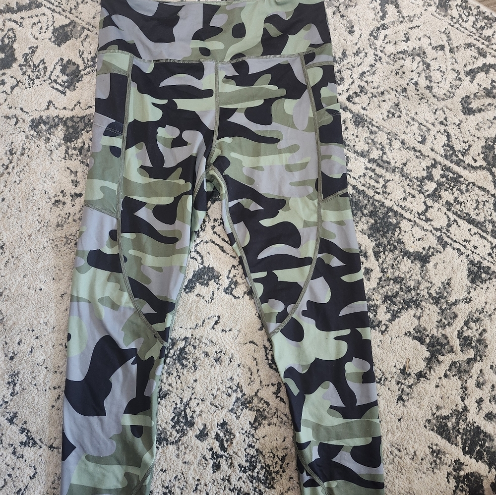 Zyia Camo LNT Leggings 12